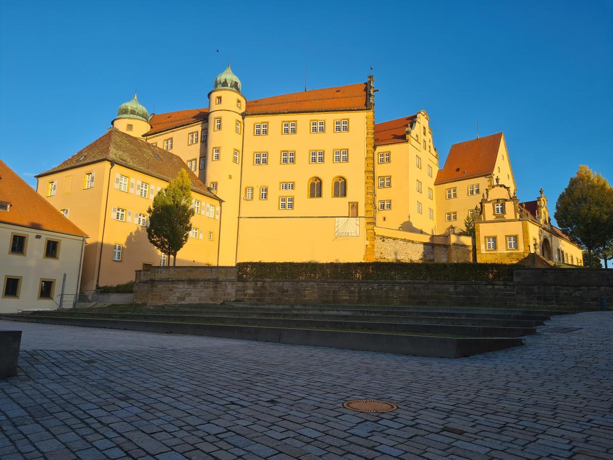 Schloss Kapfenburg im Abendlicht