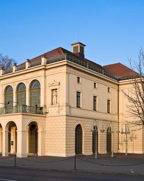 Außensicht des Wilhelma Theaters