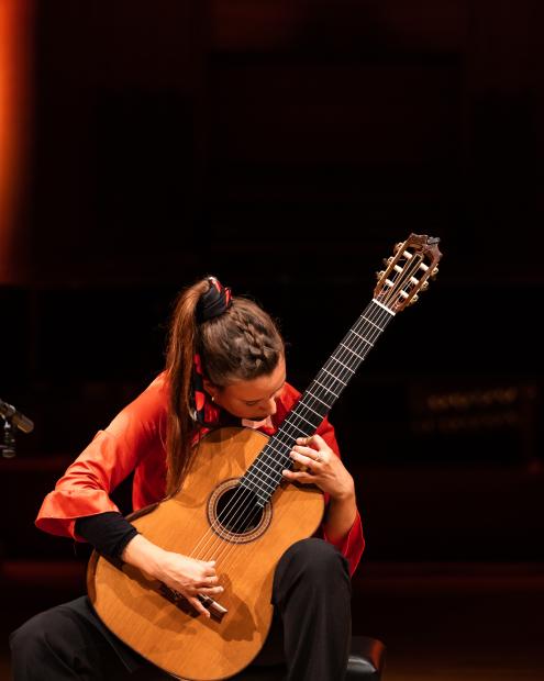Gitarrenspielerin
