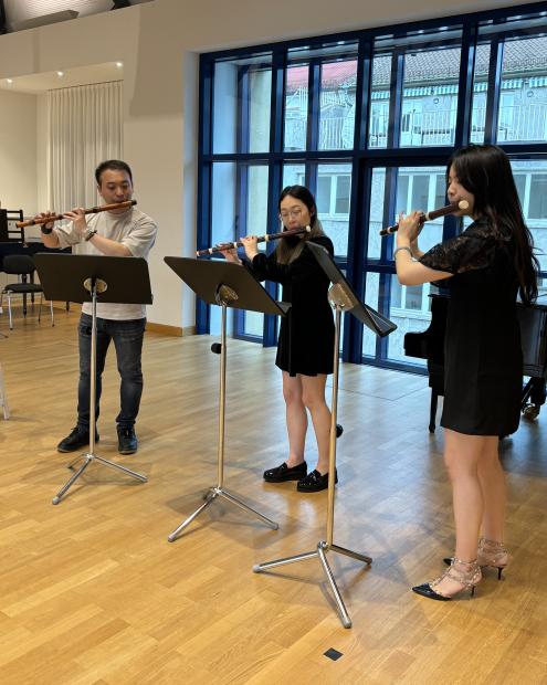 Traversflöten-Spielerinnen