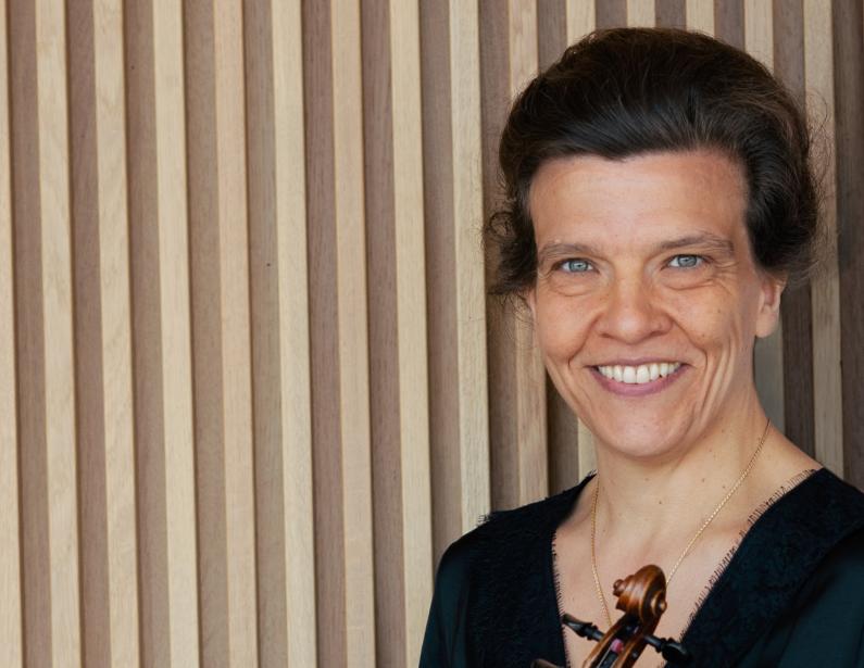 auf dem Bild ist Anke Dill zu sehen.