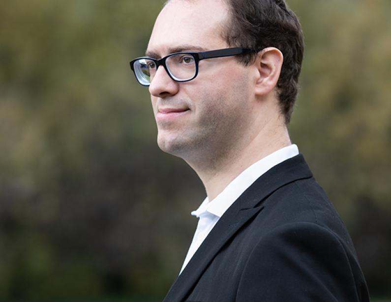 Auf dem Foto ist Vincent Bernhardt zu sehen.