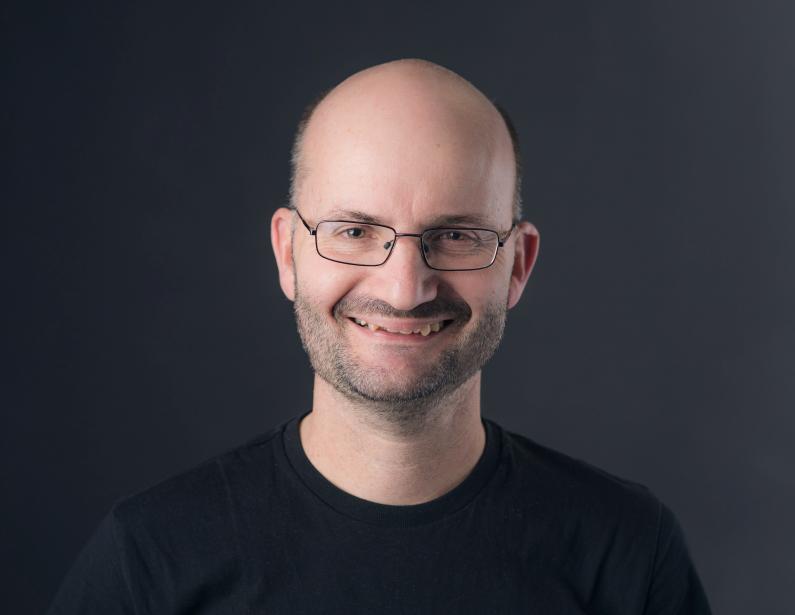 Porträt des Lehrbeauftragten Christian Schonfelder