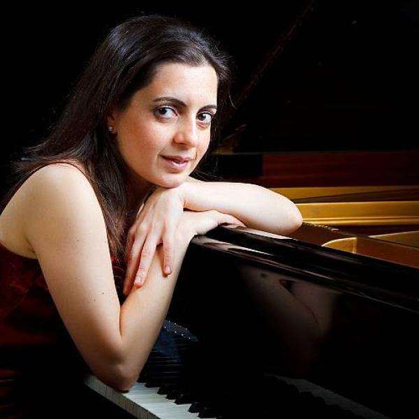 Auf dem Foto ist Izabela Melkonyan zu sehen.