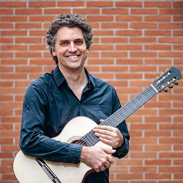 Auf dem Foto ist Tillmann Reinbeck zu sehen.