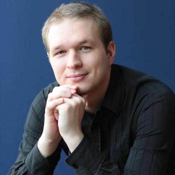 Auf dem Foto ist Helge Aurich zu sehen.