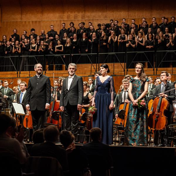 Schlussapplaus beim Antrittskonzert von Prof. Rasmus Baumann in der Liederhalle