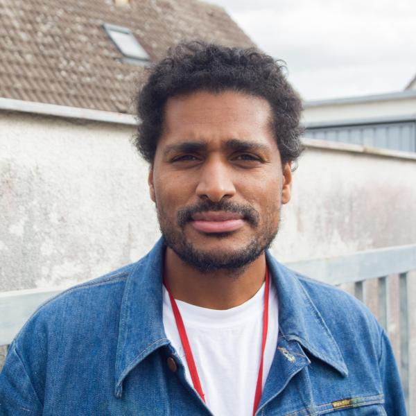 Portrait von Julian Warner