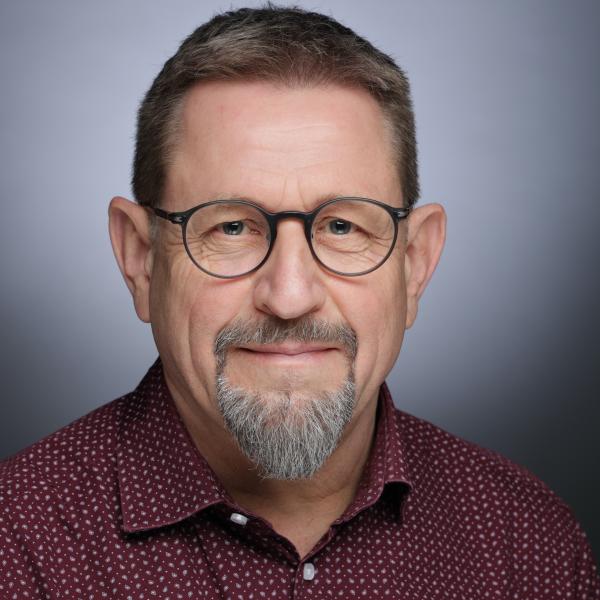 Portrait von Prof. Dr. Hans-Ulrich Gehring