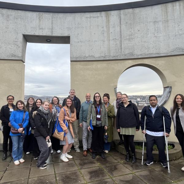 Gruppenbild amerikanische Delegationsreise auf dem Turm der HMDK.