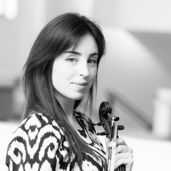 Porträt der Studentin Anisja Knüppel.