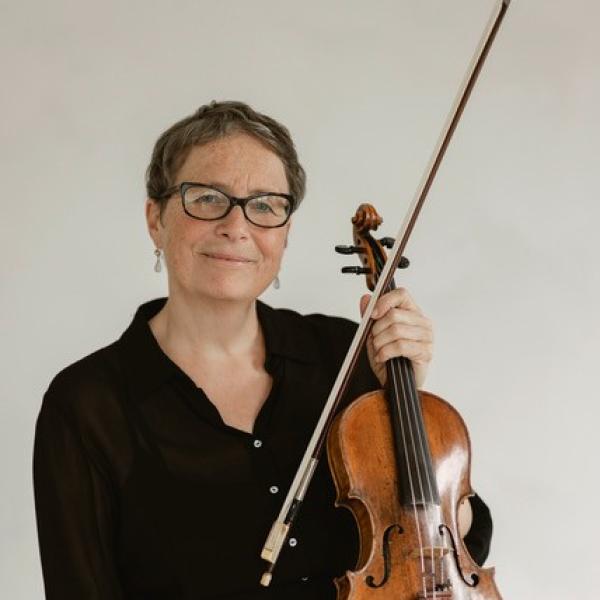 Porträt der Professorin Christine Busch