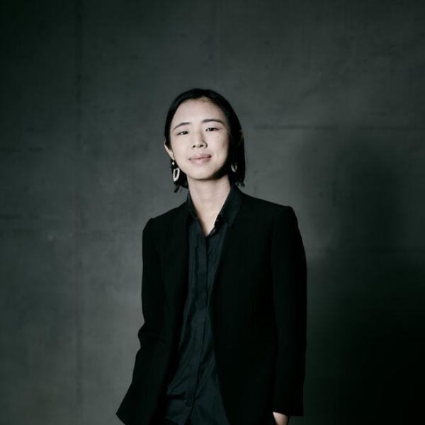 Ganzkörperportrait von Yuri Aoki