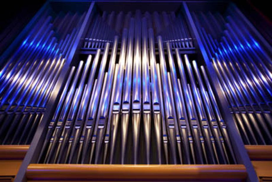 Orgelprospekt der Rieger-Orgel im Konzertsaal der HMDK