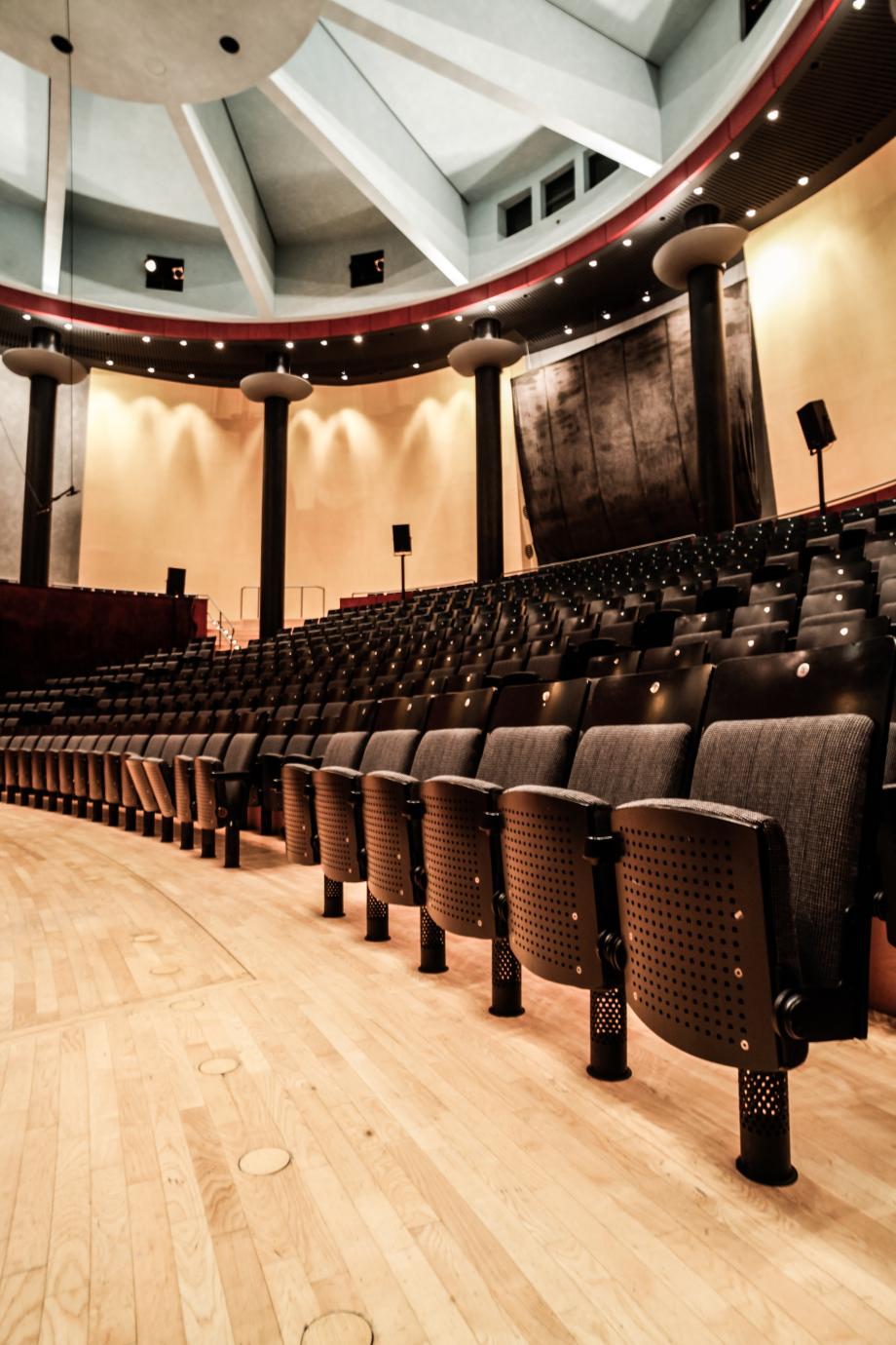 Konzertsaal, über 4. Ebene zugänglich