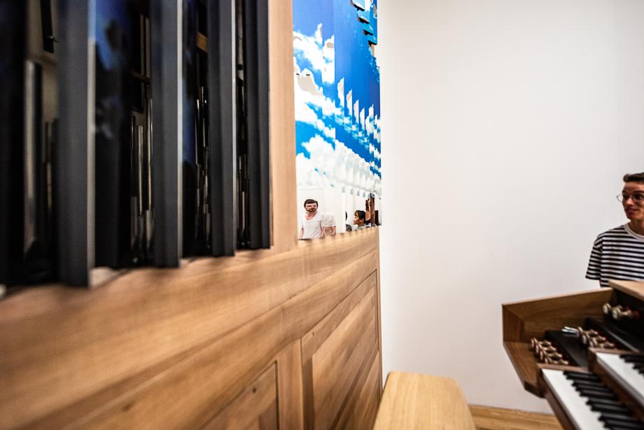 Seitenansicht der Orgel bei ihrer Einweihung.