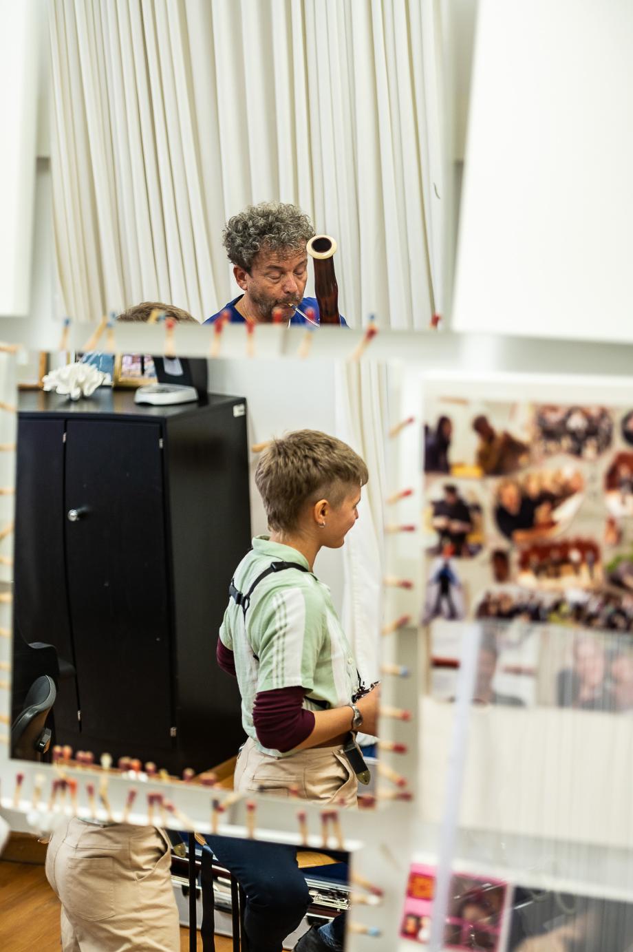 Unterrichtssituation mit Fagottprofessor Marc Engelhardt und einer Studierenden.