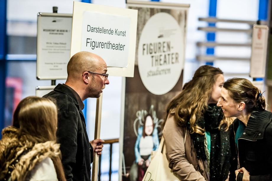 Prof. Florian Feisel im Dialog.