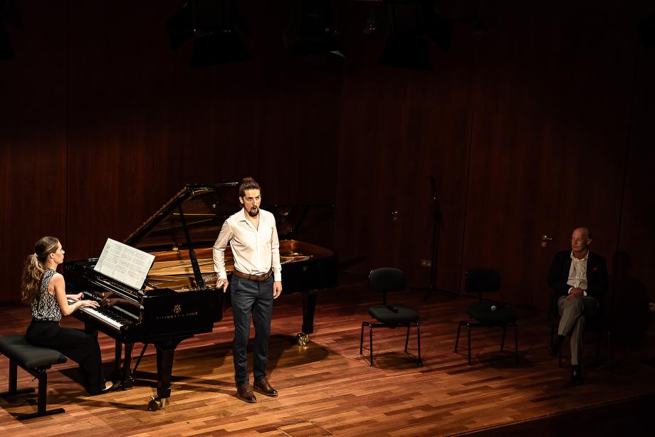 Liedduo beim Gesprächskonzert mit Dr. Stefan Völker im Kammermusiksaal.