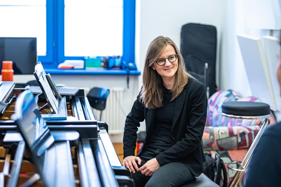 Beatrice Michalski beim Unterrichten