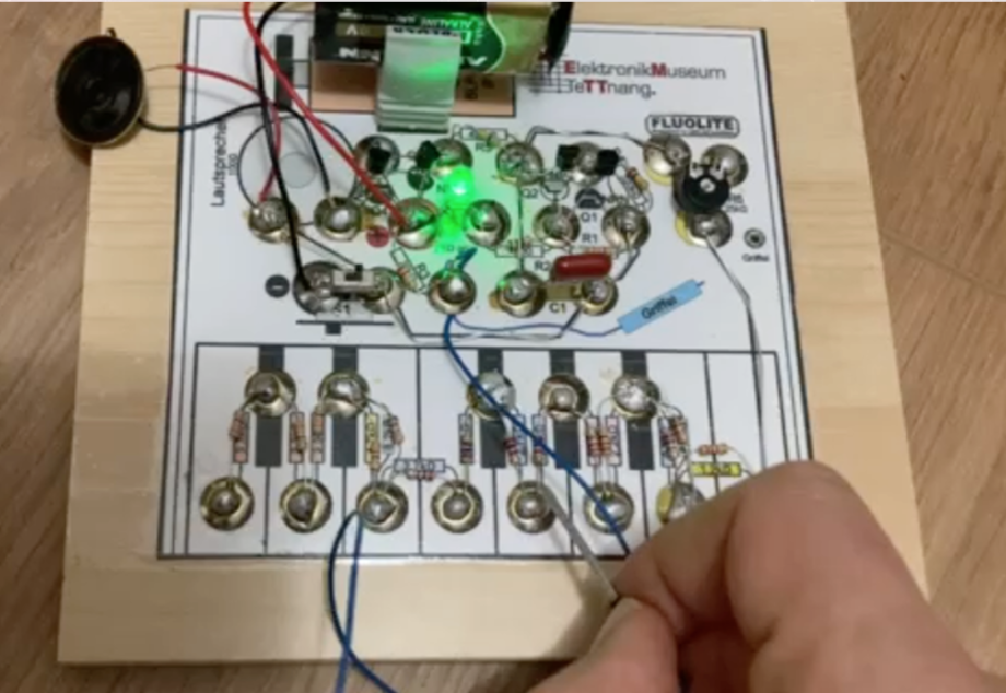 Analoge Making-Artefakte.
