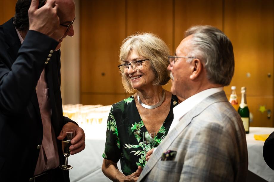 Begeisterte Zuschauer im Foyer