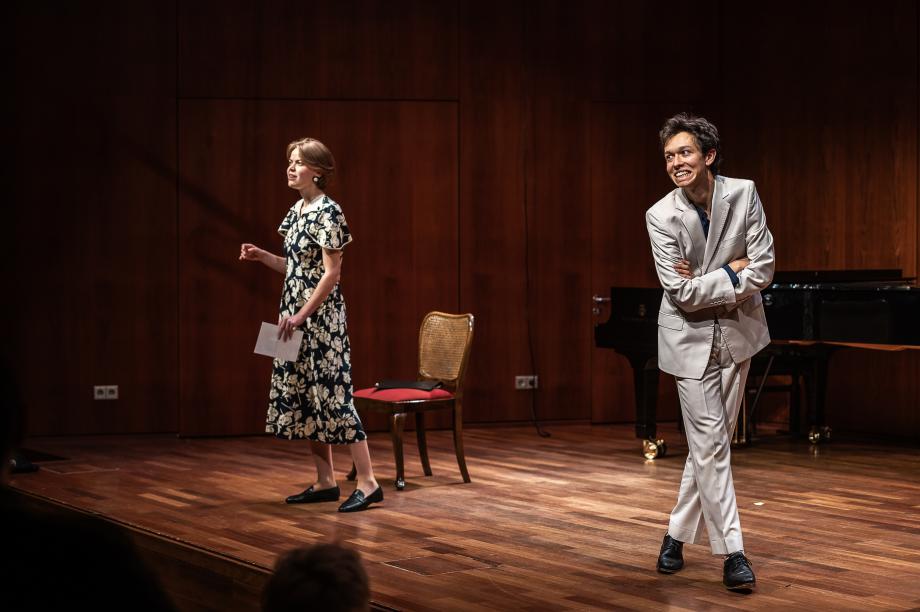 Studierende der Sprechkunst beim Stipendiat*innenkonzert der GdF