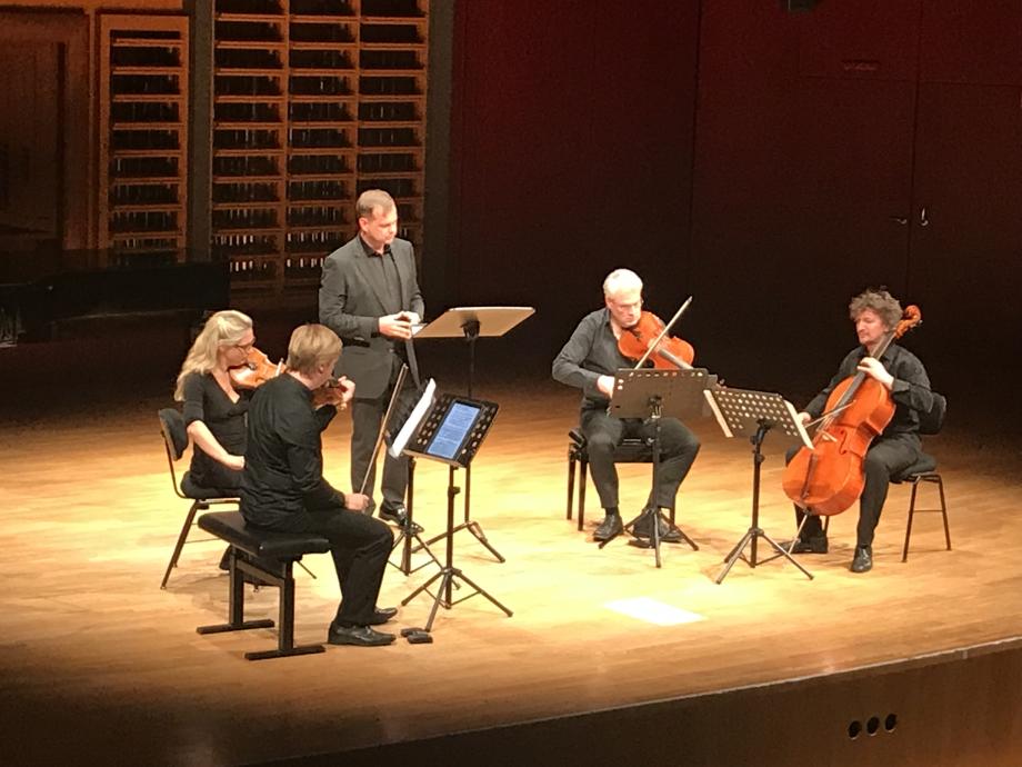 Prof. Thilo Dahlmann bei seinem Antrittskonzert mit einem Streichquartett