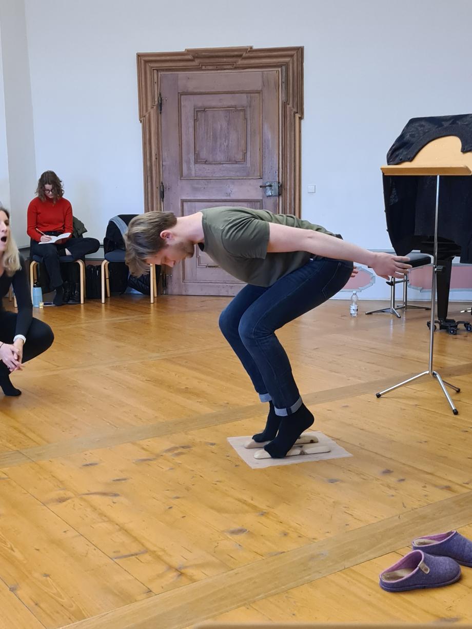 "Healthy Playing" for singers