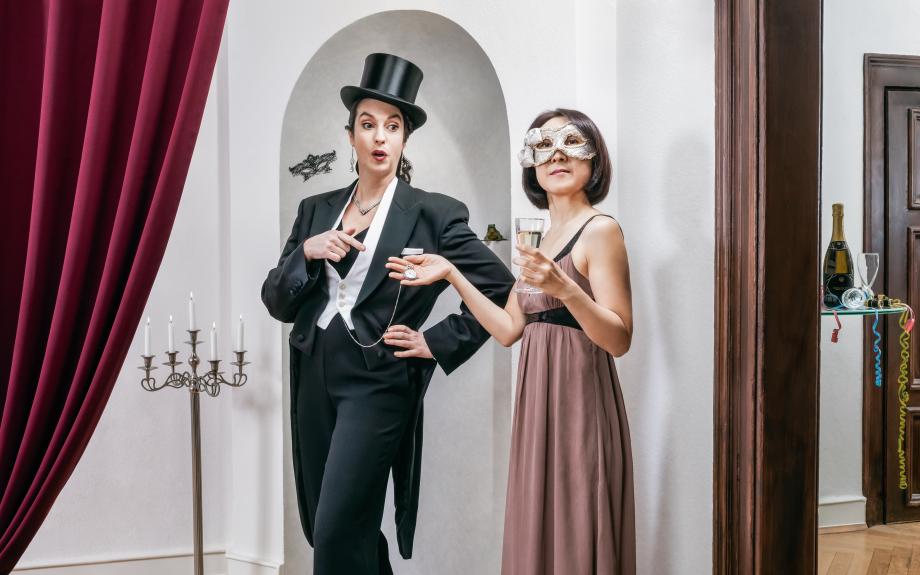 Franziska Dannheim im Frack und Jeong-Min Kim im Abendkleid