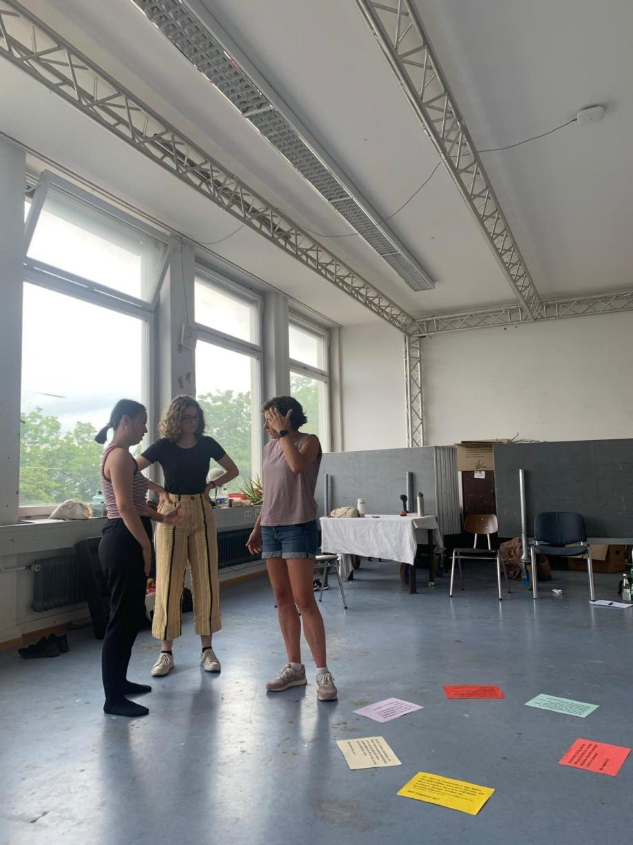 Studierende im Selbstverteidigungs-Workshop