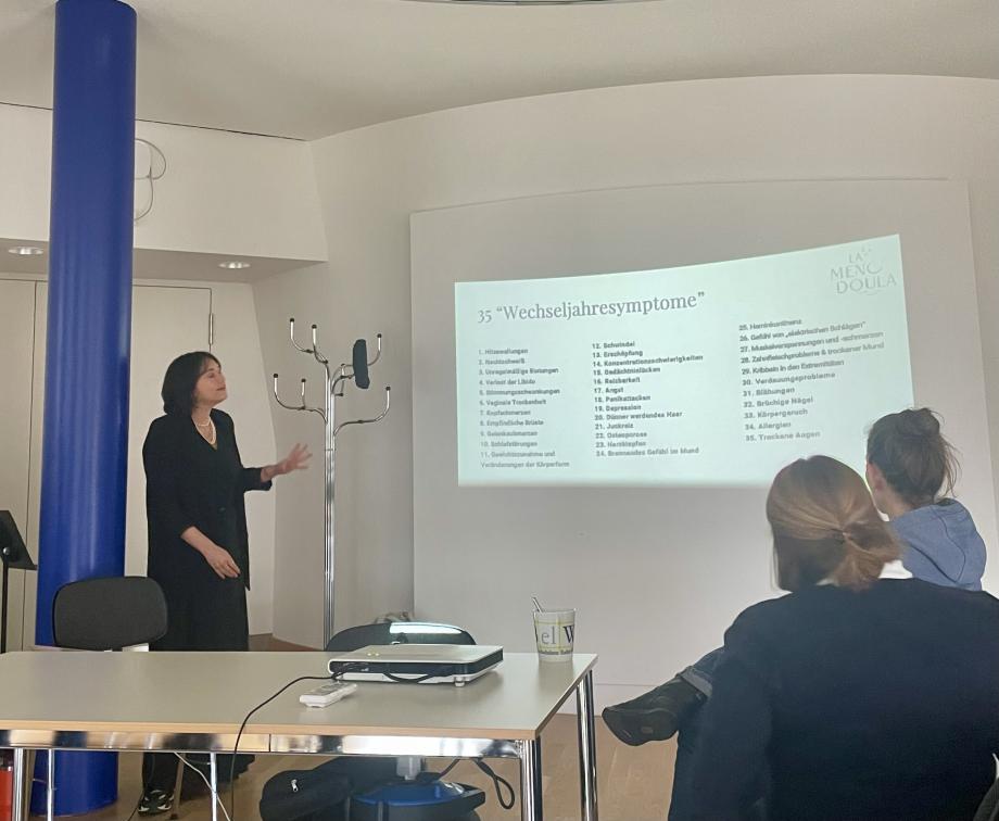 Im Senatssaal der HMDK Stuttgart