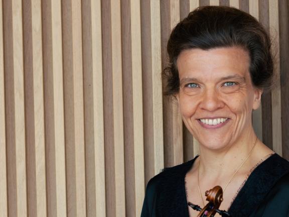 auf dem Bild ist Anke Dill zu sehen.