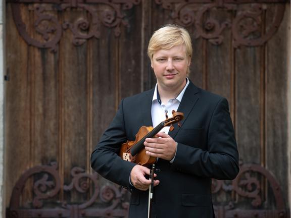 Auf dem Foto ist Eduard Sonderegger zu sehen.