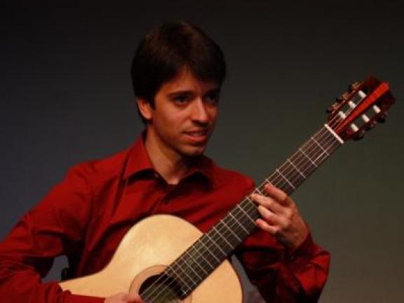 Auf dem Foto ist Mateus Dela Fonte zu sehen.