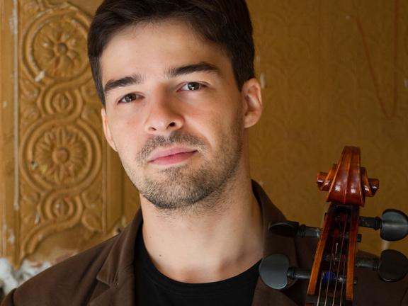 Auf dem Foto ist Tristan Cornut zu sehen.